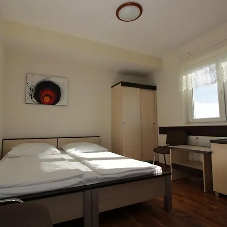 Guest house Ozzy Holiday *