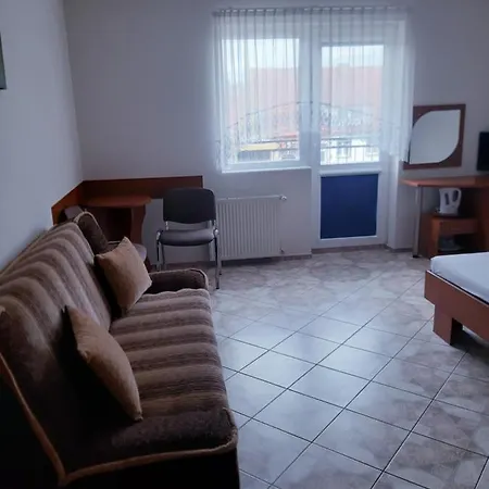 Ozzy Holiday Guest house *