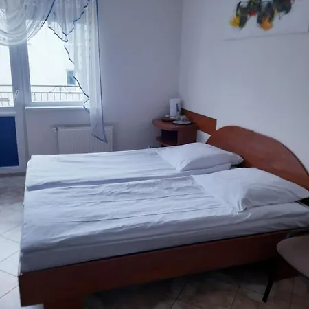 Guest house Ozzy Holiday *